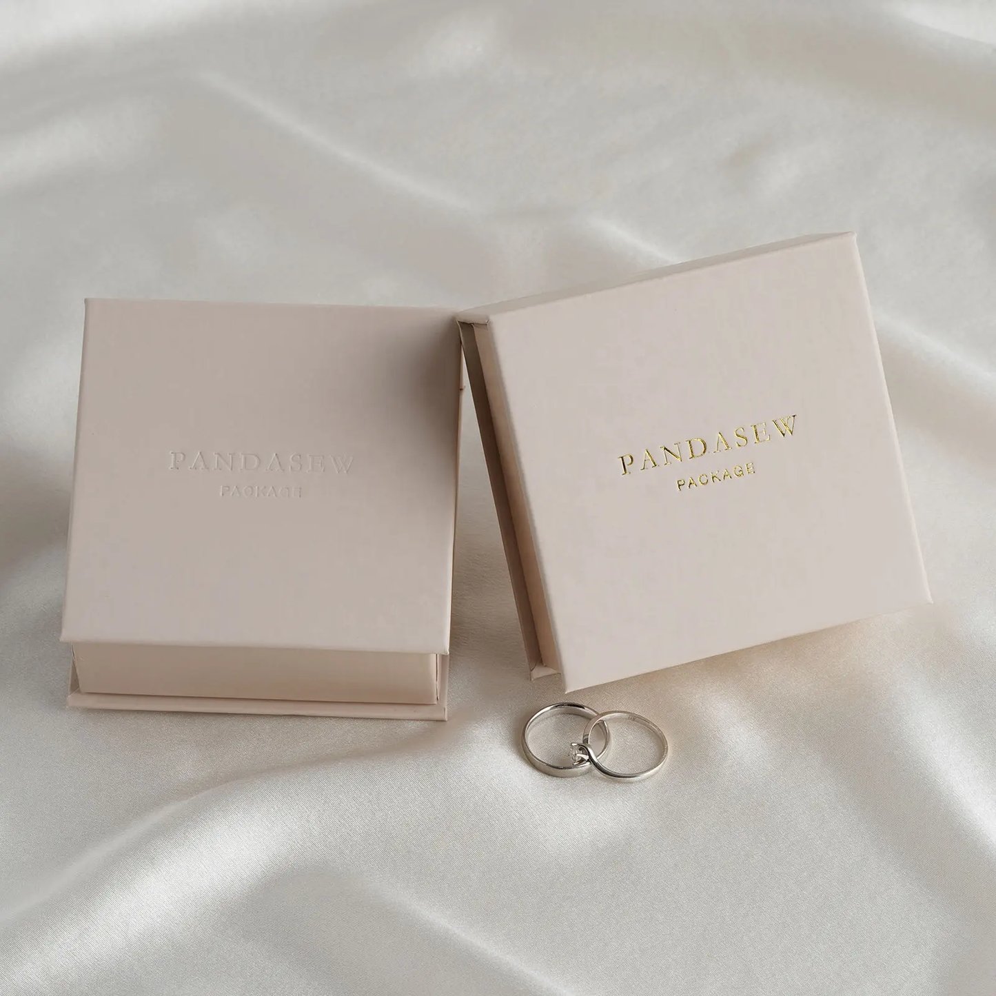 Custom Magnetic Earring Jewelry Boxes Flip Top Packaging