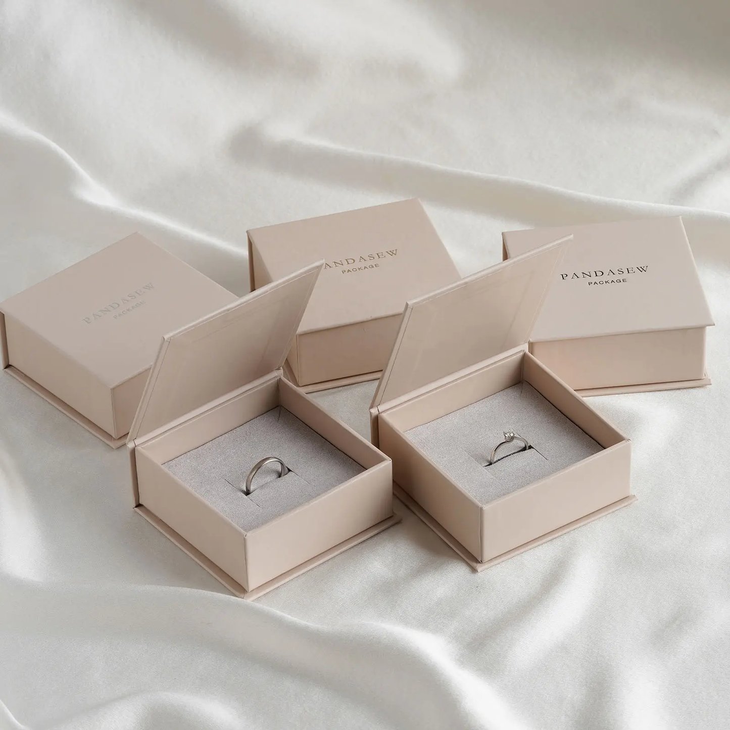 Custom Magnetic Earring Jewelry Boxes Flip Top Packaging