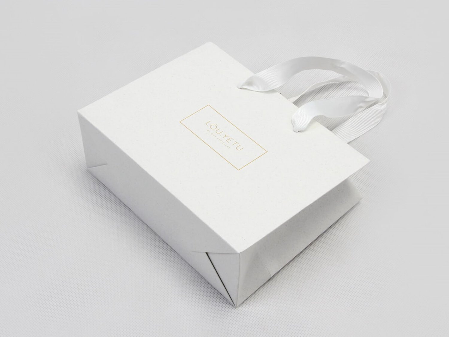 Custom Face Cream Paper Bag With White Coated Paper