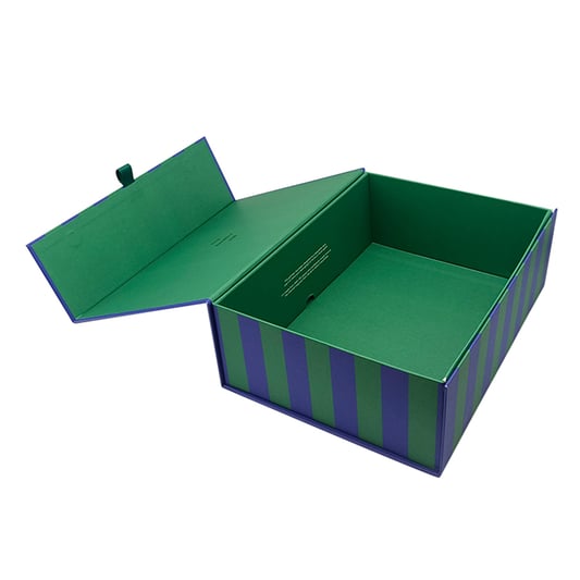 Luxury rigid cardboard  clothing subscription box decorative boxes with magnetic lids